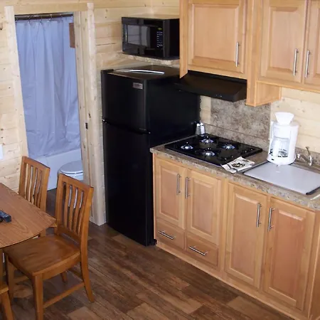 Russian River Camping Resort Cottage 9
